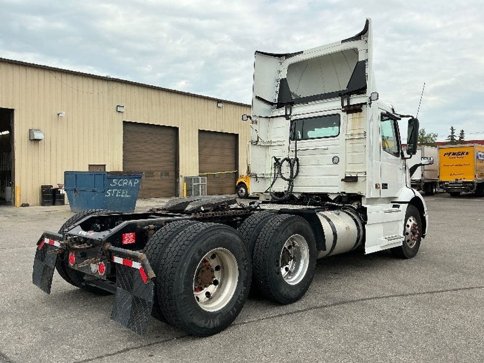 Day Cab Tractor-Heavy Duty Tractors-Volvo-2020-VNR64300-Calgary-AB-1,190,913\n\t\tkm-$ 28,750 - Image 5