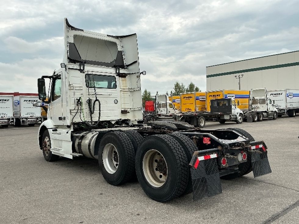 Day Cab Tractor-Heavy Duty Tractors-Volvo-2020-VNR64300-Calgary-AB-1,190,913\n\t\tkm-$ 28,750 - Image 7
