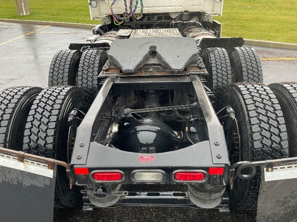 Day Cab Tractor-Heavy Duty Tractors-Volvo-2020-VNR64300-Canton-OH-469,595\n\t\tmiles-$ 37,500 - Image 6