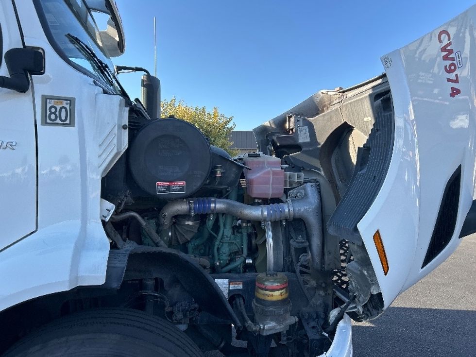 Day Cab Tractor-Heavy Duty Tractors-Volvo-2020-VNR64300-Ceres-CA-527,419\n\t\tmiles-$ 37,250 - Image 15