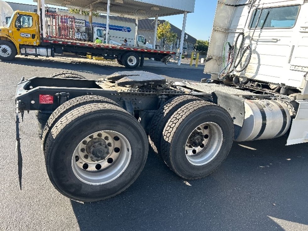 Day Cab Tractor-Heavy Duty Tractors-Volvo-2020-VNR64300-Ceres-CA-548,044\n\t\tmiles-$ 37,250 - Image 18