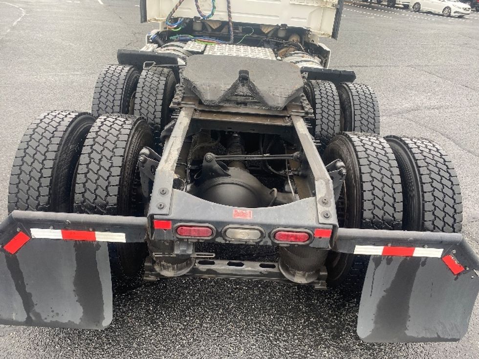 Day Cab Tractor-Heavy Duty Tractors-Volvo-2020-VNR64300-Charlotte-NC-335,643\n\t\tmiles-$ 63,000 - Image 6