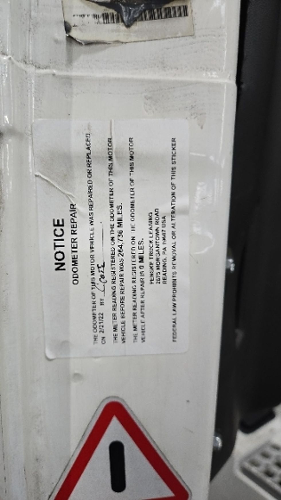 Day Cab Tractor-Heavy Duty Tractors-Volvo-2020-VNR64300-Chicopee-MA-531,997\n\t\tmiles-$ 31,750 - Image 14