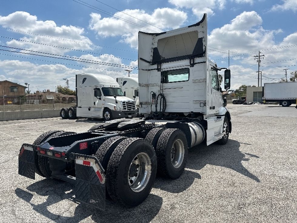 Day Cab Tractor-Heavy Duty Tractors-Volvo-2020-VNR64300-Chino-CA-504,886\n\t\tmiles-$ 51,500 - Image 7
