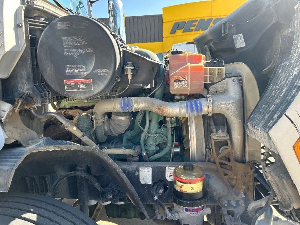 Day Cab Tractor-Heavy Duty Tractors-Volvo-2020-VNR64300-Dallas-TX-436,793\n\t\tmiles-$ 43,750 - Image 15