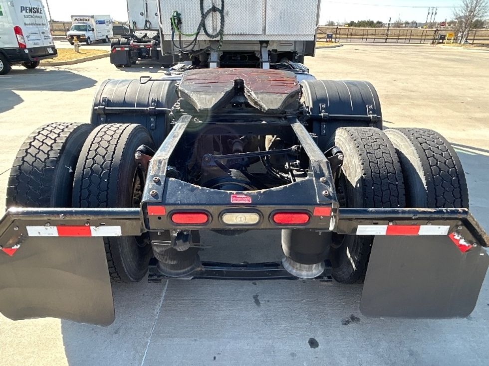 Day Cab Tractor-Heavy Duty Tractors-Volvo-2020-VNR64300-Dallas-TX-436,793\n\t\tmiles-$ 43,750 - Image 6