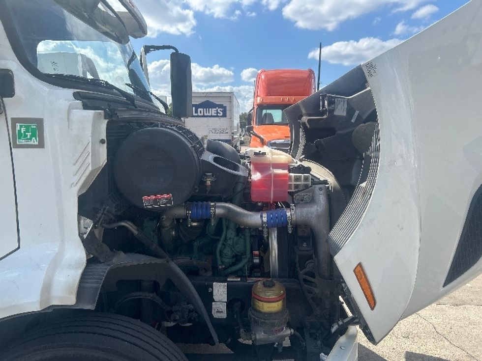 Day Cab Tractor-Heavy Duty Tractors-Volvo-2020-VNR64300-Dallas-TX-470,430\n\t\tmiles-$ 38,750 - Image 15