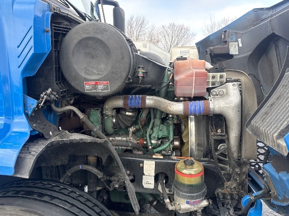 Day Cab Tractor-Heavy Duty Tractors-Volvo-2020-VNR64300-East Chicago-IN-717,155\n\t\tmiles-$ 27,250 - Image 15