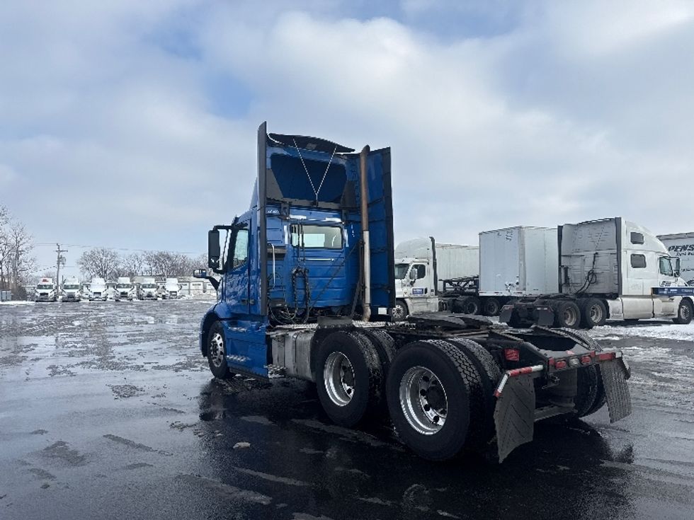 Day Cab Tractor-Heavy Duty Tractors-Volvo-2020-VNR64300-East Chicago-IN-717,155\n\t\tmiles-$ 27,250 - Image 5
