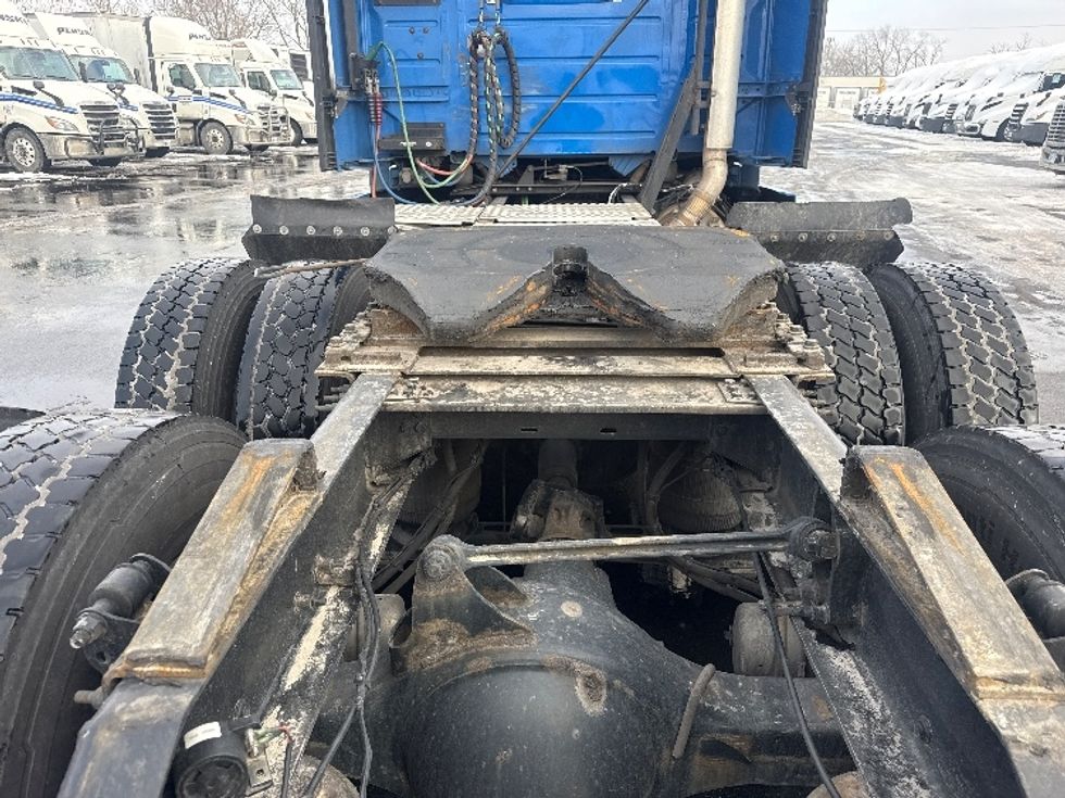 Day Cab Tractor-Heavy Duty Tractors-Volvo-2020-VNR64300-East Chicago-IN-717,155\n\t\tmiles-$ 27,250 - Image 6