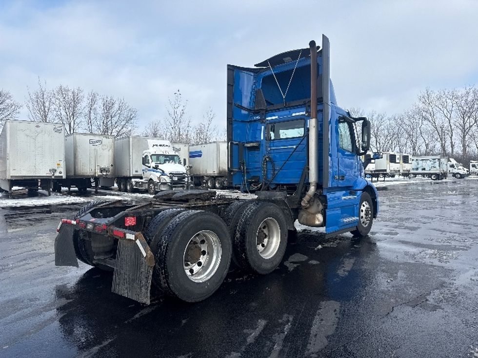 Day Cab Tractor-Heavy Duty Tractors-Volvo-2020-VNR64300-East Chicago-IN-717,155\n\t\tmiles-$ 27,250 - Image 7