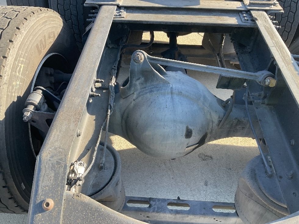 Day Cab Tractor-Heavy Duty Tractors-Volvo-2020-VNR64300-Fontana-CA-460,624\n\t\tmiles-$ 56,250 - Image 6