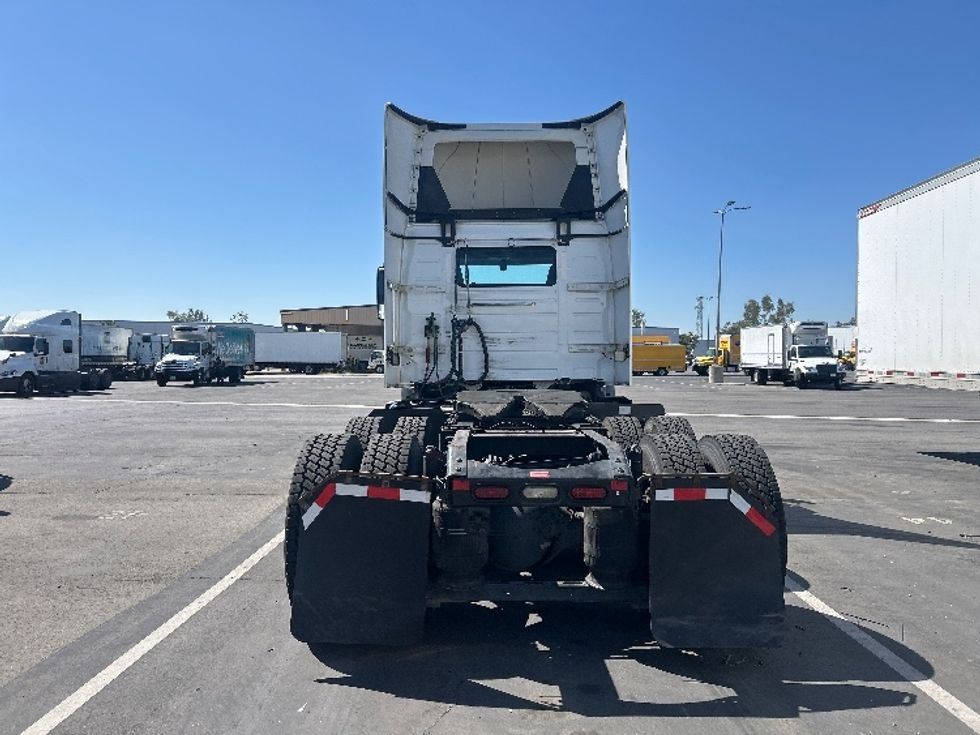 Day Cab Tractor-Heavy Duty Tractors-Volvo-2020-VNR64300-Fontana-CA-462,639\n\t\tmiles-$ 40,500 - Image 6
