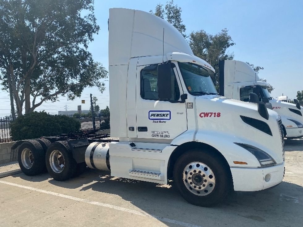 Day Cab Tractor-Heavy Duty Tractors-Volvo-2020-VNR64300-Fontana-CA-473,910\n\t\tmiles-$ 54,750 - Image 1