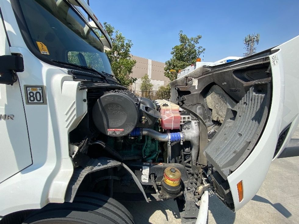 Day Cab Tractor-Heavy Duty Tractors-Volvo-2020-VNR64300-Fontana-CA-473,910\n\t\tmiles-$ 54,750 - Image 15