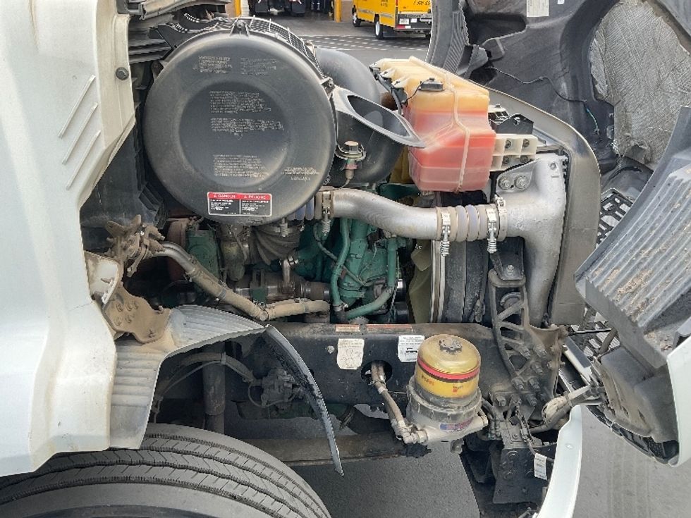 Day Cab Tractor-Heavy Duty Tractors-Volvo-2020-VNR64300-Fontana-CA-484,469\n\t\tmiles-$ 49,000 - Image 15