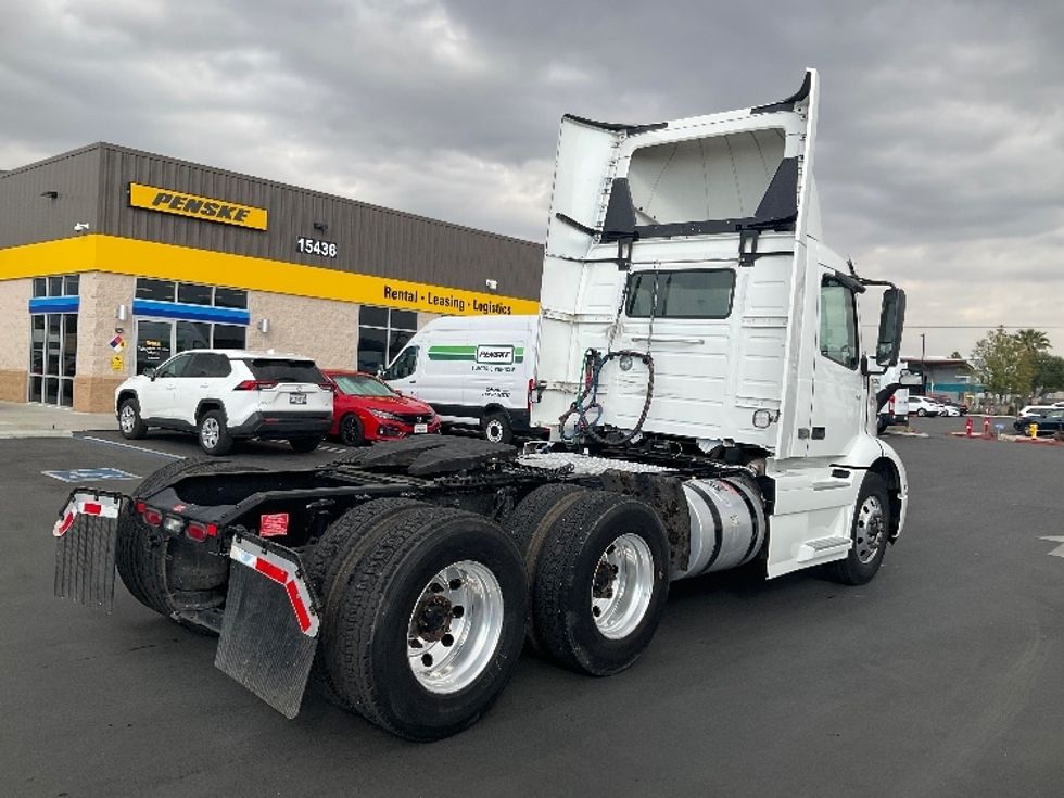 Day Cab Tractor-Heavy Duty Tractors-Volvo-2020-VNR64300-Fontana-CA-484,469\n\t\tmiles-$ 49,000 - Image 7