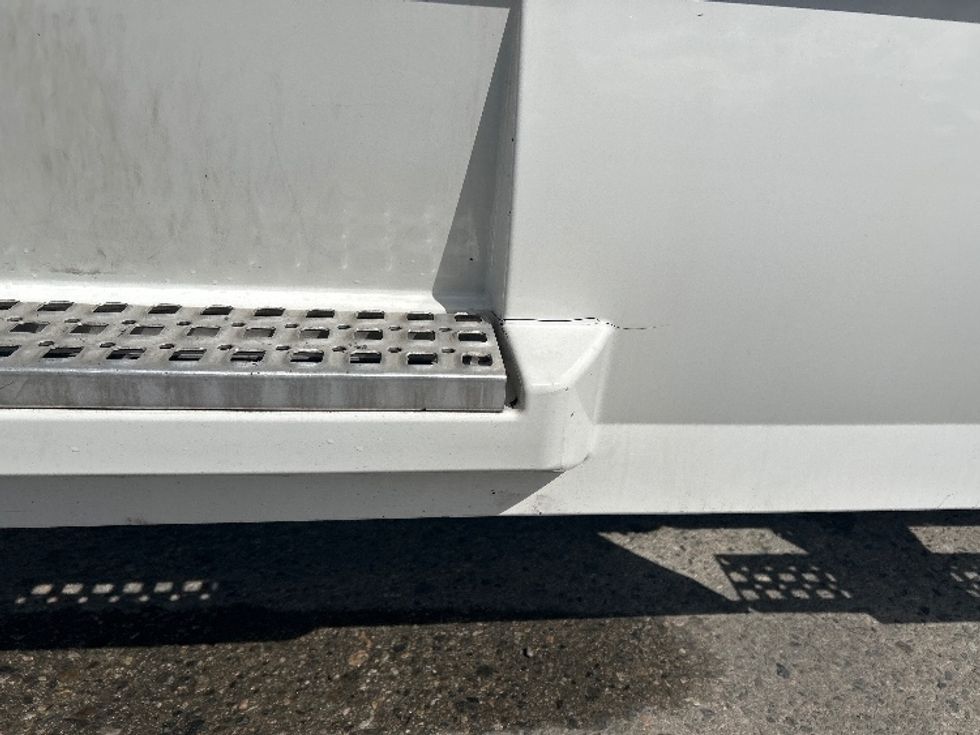 Day Cab Tractor-Heavy Duty Tractors-Volvo-2020-VNR64300-Fontana-CA-499,123\n\t\tmiles-$ 39,750 - Image 19