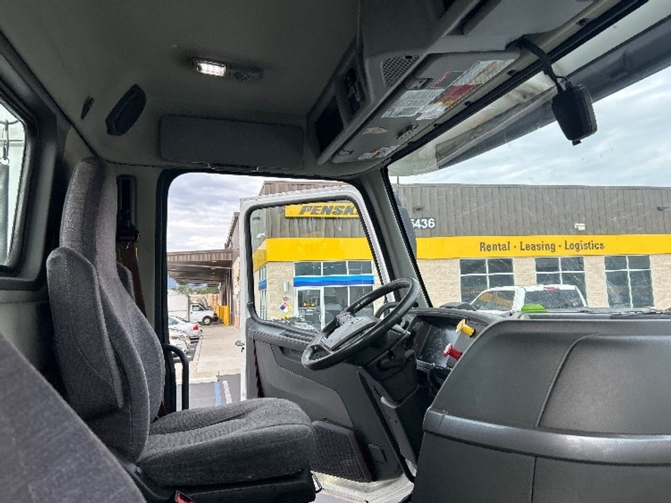 Day Cab Tractor-Heavy Duty Tractors-Volvo-2020-VNR64300-Fontana-CA-515,728\n\t\tmiles-$ 39,000 - Image 13