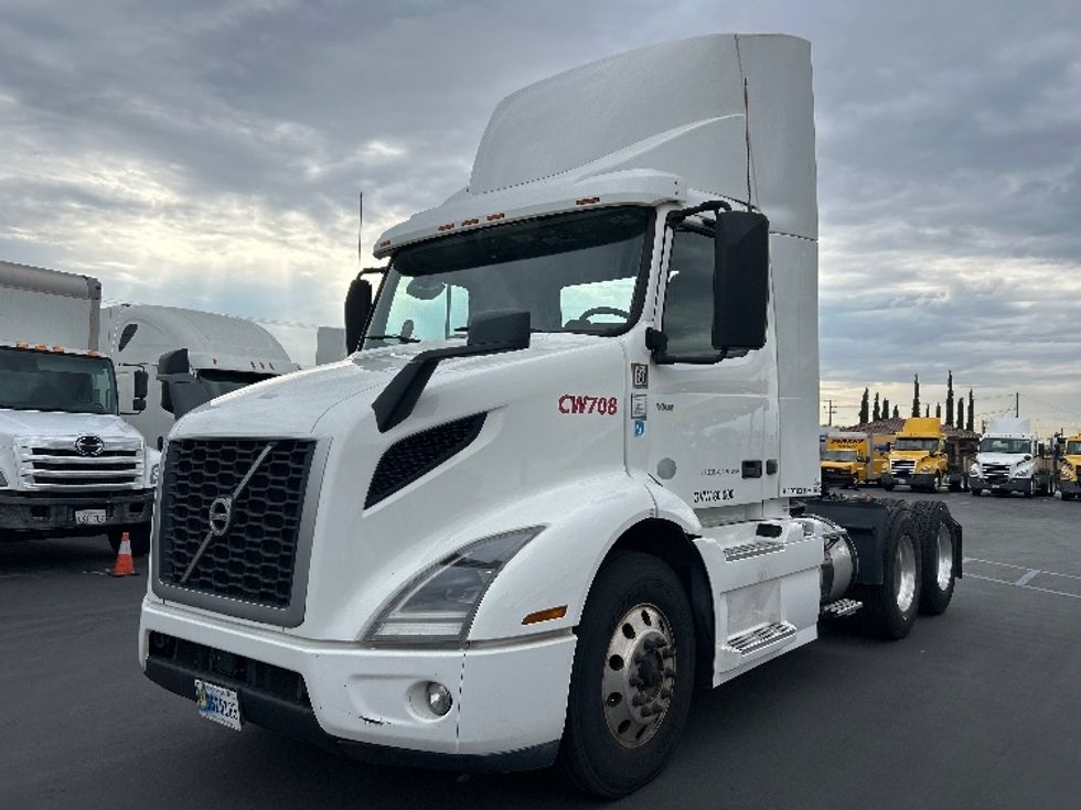 Day Cab Tractor-Heavy Duty Tractors-Volvo-2020-VNR64300-Fontana-CA-515,728\n\t\tmiles-$ 39,000 - Image 3
