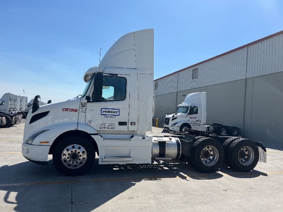 Day Cab Tractor-Heavy Duty Tractors-Volvo-2020-VNR64300-Fontana-CA-520,672\n\t\tmiles-$ 50,000 - Image 4