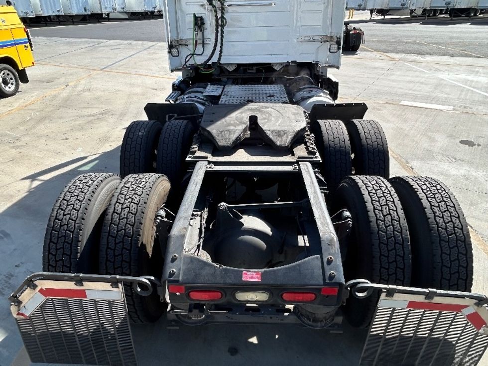Day Cab Tractor-Heavy Duty Tractors-Volvo-2020-VNR64300-Fontana-CA-527,732\n\t\tmiles-$ 49,250 - Image 6