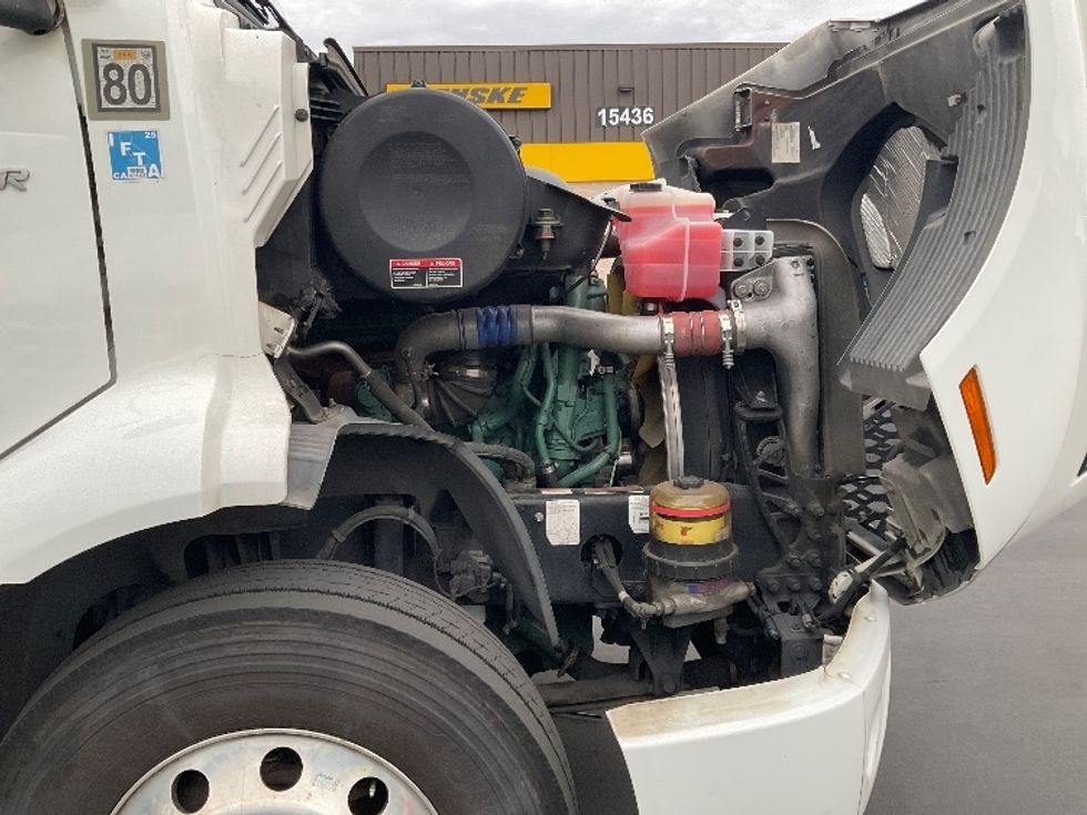 Day Cab Tractor-Heavy Duty Tractors-Volvo-2020-VNR64300-Fontana-CA-537,134\n\t\tmiles-$ 36,000 - Image 15