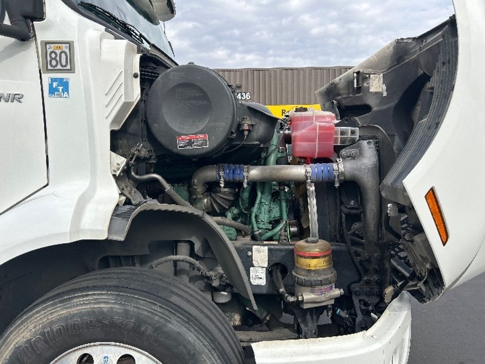 Day Cab Tractor-Heavy Duty Tractors-Volvo-2020-VNR64300-Fontana-CA-546,917\n\t\tmiles-$ 34,500 - Image 15