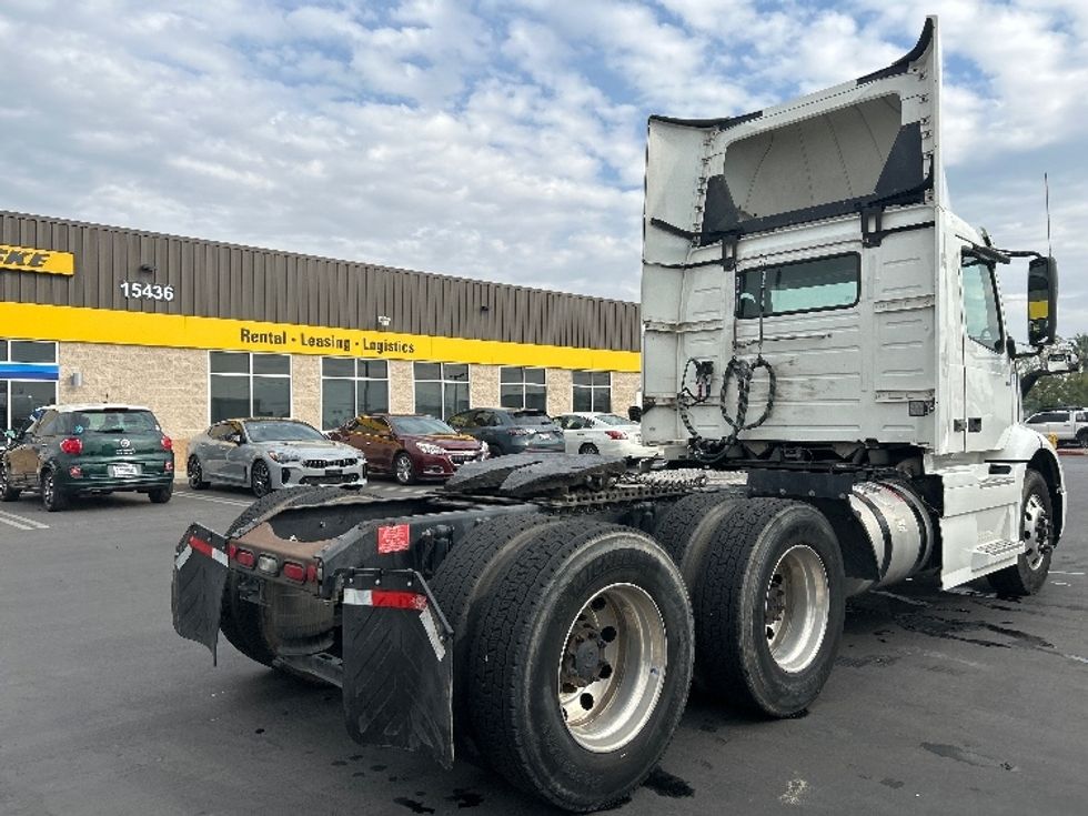 Day Cab Tractor-Heavy Duty Tractors-Volvo-2020-VNR64300-Fontana-CA-546,917\n\t\tmiles-$ 34,500 - Image 8