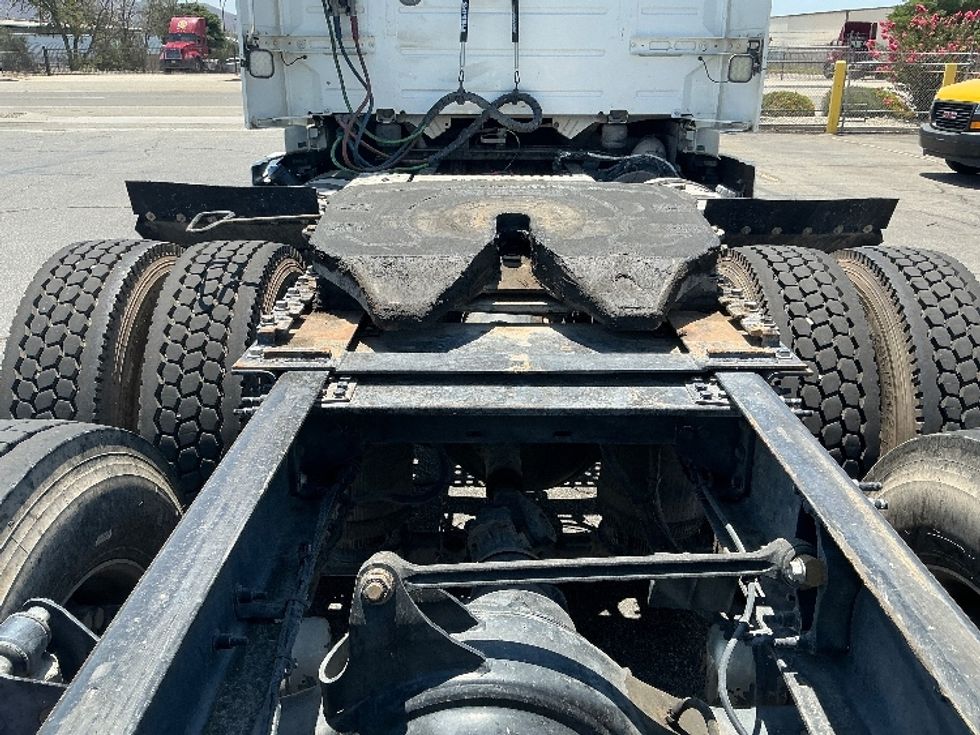 Day Cab Tractor-Heavy Duty Tractors-Volvo-2020-VNR64300-Fontana-CA-553,046\n\t\tmiles-$ 34,250 - Image 6