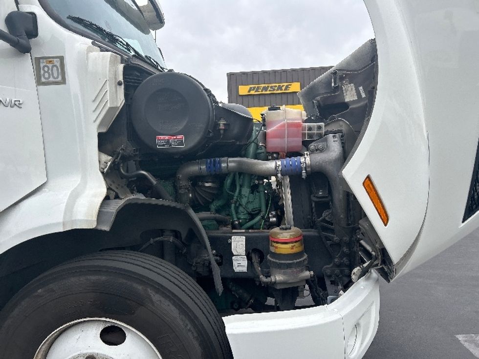 Day Cab Tractor-Heavy Duty Tractors-Volvo-2020-VNR64300-Fontana-CA-594,388\n\t\tmiles-$ 29,500 - Image 15