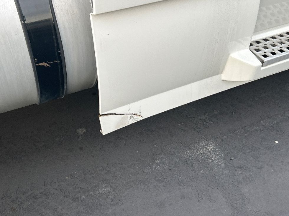 Day Cab Tractor-Heavy Duty Tractors-Volvo-2020-VNR64300-Fontana-CA-661,031\n\t\tmiles-$ 24,250 - Image 20