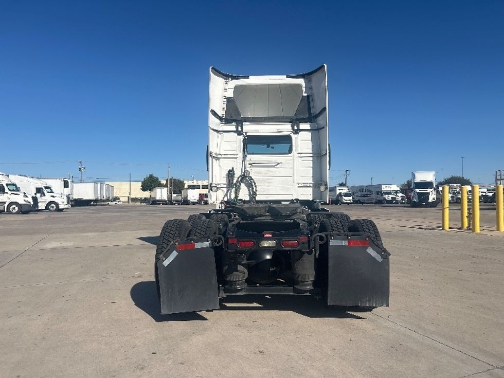 Day Cab Tractor-Heavy Duty Tractors-Volvo-2020-VNR64300-Fort Worth-TX-571,357\n\t\tmiles-$ 33,500 - Image 6