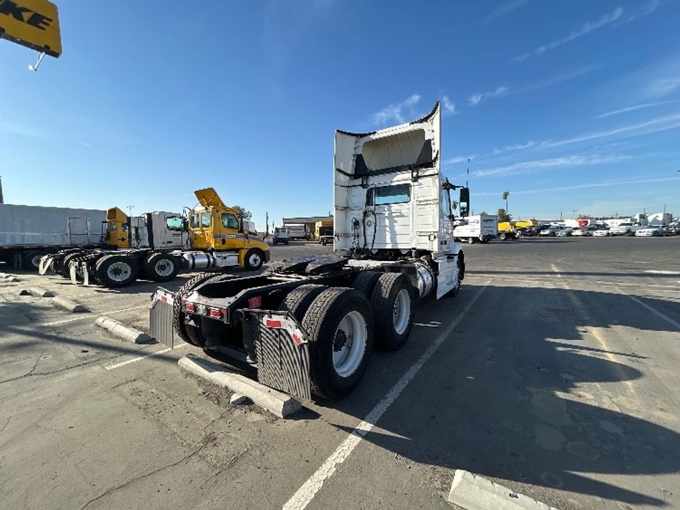 Day Cab Tractor-Heavy Duty Tractors-Volvo-2020-VNR64300-Fresno-CA-501,259\n\t\tmiles-$ 50,250 - Image 7