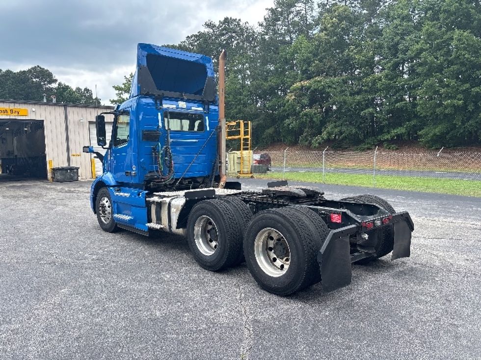 Day Cab Tractor-Heavy Duty Tractors-Volvo-2020-VNR64300-Gainesville-GA-350,358\n\t\tmiles-$ 47,500 - Image 5