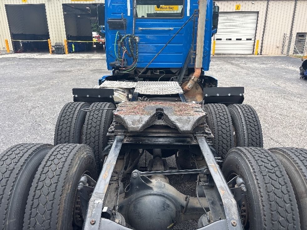 Day Cab Tractor-Heavy Duty Tractors-Volvo-2020-VNR64300-Gainesville-GA-350,358\n\t\tmiles-$ 47,500 - Image 6
