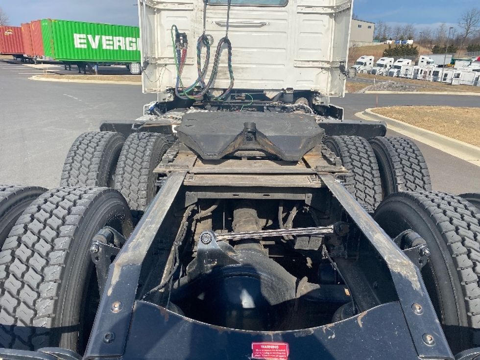 Day Cab Tractor-Heavy Duty Tractors-Volvo-2020-VNR64300-Harrisburg-PA-414,794\n\t\tmiles-$ 49,500 - Image 6