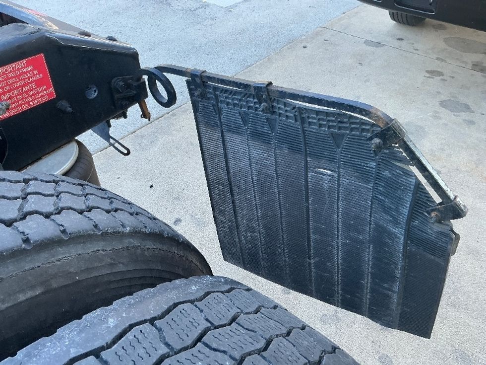 Day Cab Tractor-Heavy Duty Tractors-Volvo-2020-VNR64300-Harrisburg-PA-441,902\n\t\tmiles-$ 39,750 - Image 20