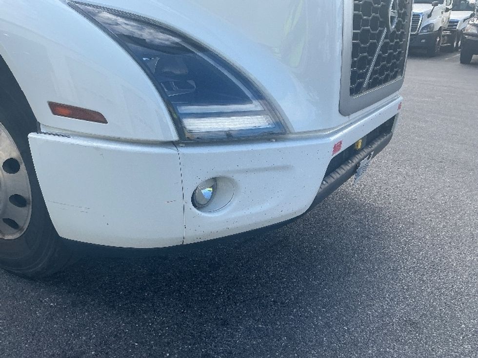 Day Cab Tractor-Heavy Duty Tractors-Volvo-2020-VNR64300-Harrisburg-PA-485,336\n\t\tmiles-$ 36,250 - Image 20