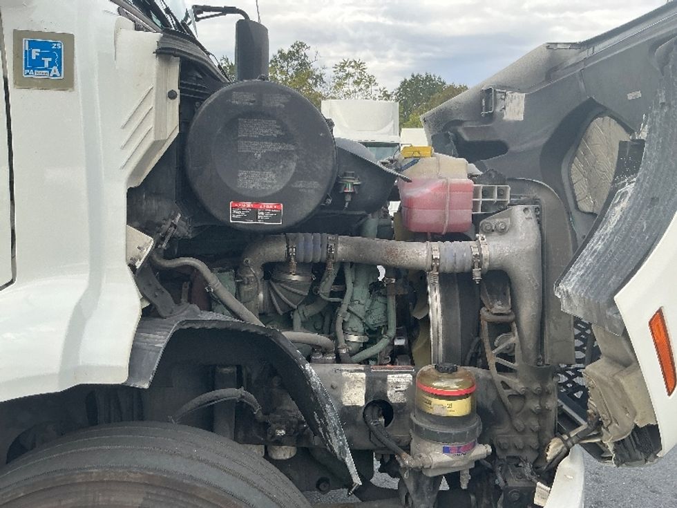 Day Cab Tractor-Heavy Duty Tractors-Volvo-2020-VNR64300-Harrisburg-PA-509,468\n\t\tmiles-$ 34,250 - Image 15