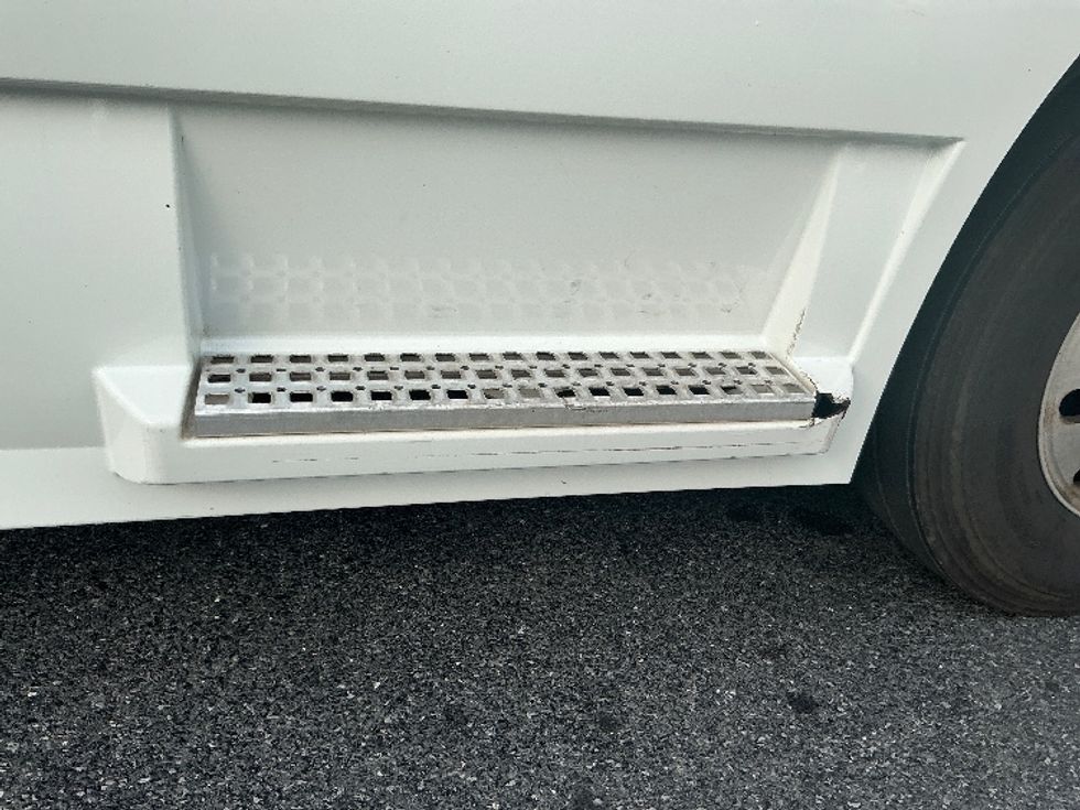 Day Cab Tractor-Heavy Duty Tractors-Volvo-2020-VNR64300-Harrisburg-PA-509,468\n\t\tmiles-$ 34,250 - Image 21