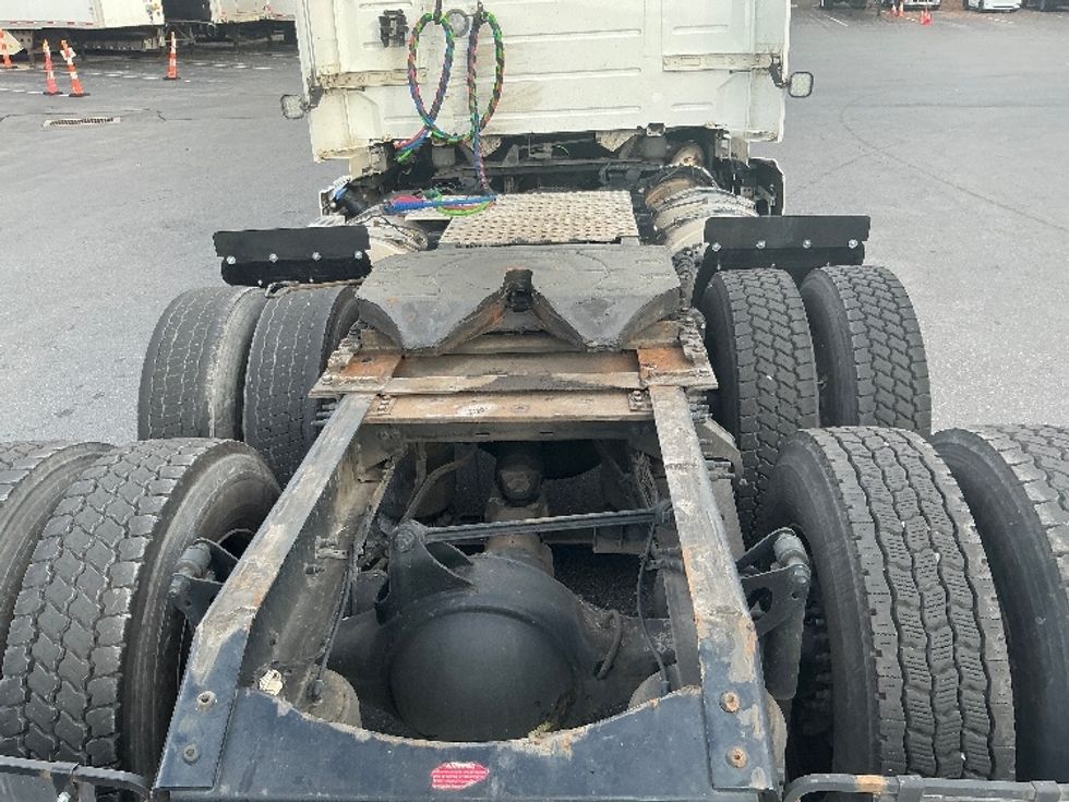 Day Cab Tractor-Heavy Duty Tractors-Volvo-2020-VNR64300-Harrisburg-PA-509,468\n\t\tmiles-$ 34,250 - Image 6