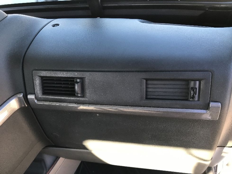 Day Cab Tractor-Heavy Duty Tractors-Volvo-2020-VNR64300-Houston-TX-495,612\n\t\tmiles-$ 50,750 - Image 13