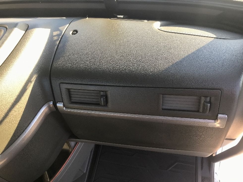 Day Cab Tractor-Heavy Duty Tractors-Volvo-2020-VNR64300-Houston-TX-495,961\n\t\tmiles-$ 50,750 - Image 12
