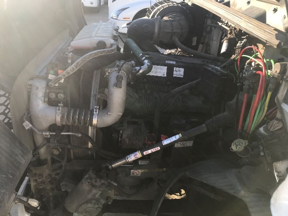 Day Cab Tractor-Heavy Duty Tractors-Volvo-2020-VNR64300-Houston-TX-495,961\n\t\tmiles-$ 50,750 - Image 15