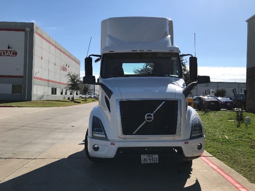 2020 Volvo Truck VNR photo 2