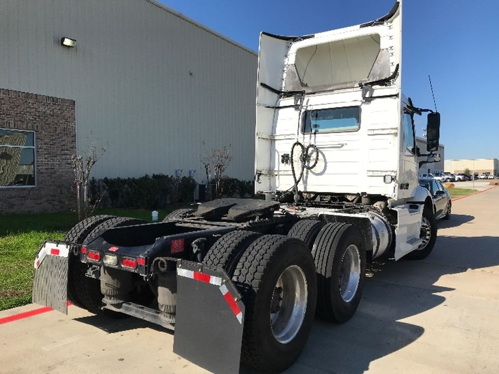 Day Cab Tractor-Heavy Duty Tractors-Volvo-2020-VNR64300-Houston-TX-495,961\n\t\tmiles-$ 50,750 - Image 7