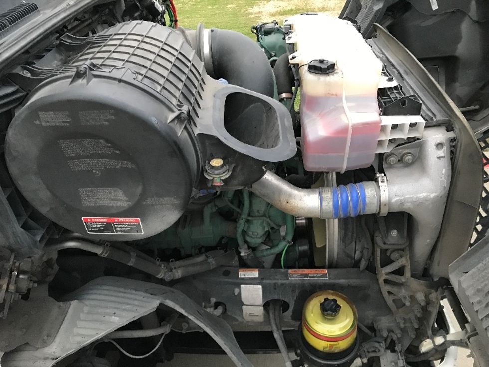 Day Cab Tractor-Heavy Duty Tractors-Volvo-2020-VNR64300-Houston-TX-542,148\n\t\tmiles-$ 46,250 - Image 15