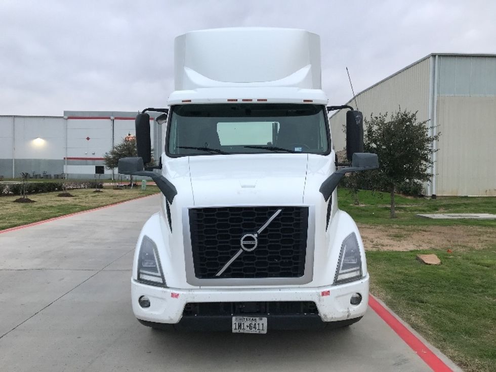 2020 Volvo Truck VNR photo 2