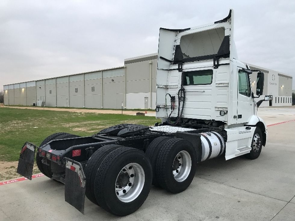 Day Cab Tractor-Heavy Duty Tractors-Volvo-2020-VNR64300-Houston-TX-542,148\n\t\tmiles-$ 46,250 - Image 7
